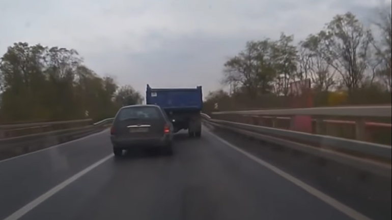 Στον δρόμο πρέπει να έχεις τα μάτια σου δεκατέσσερα!